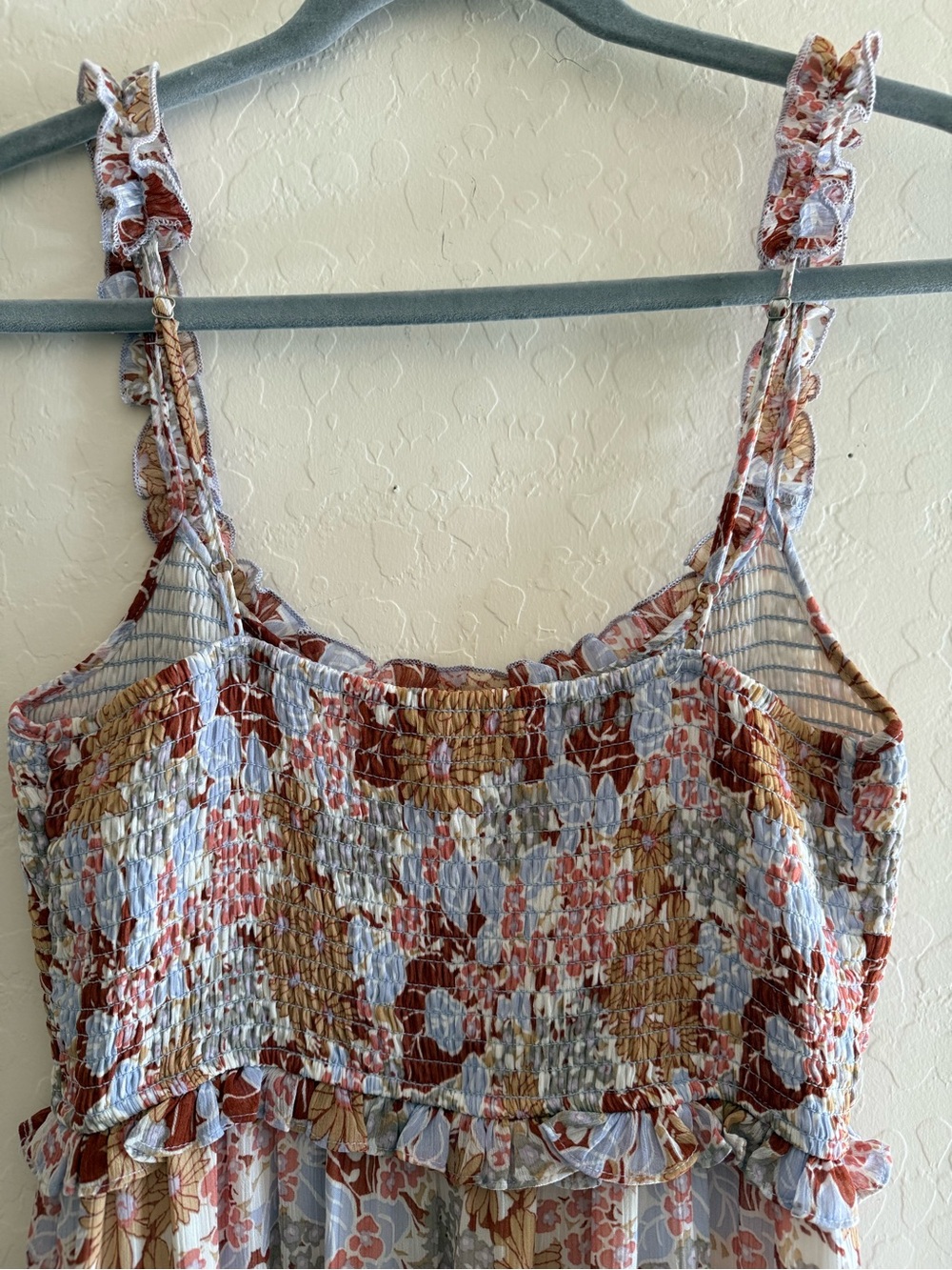 ASTR The Label, small, rust blue floral smocked tiered midi dress - Picture 10 of 14